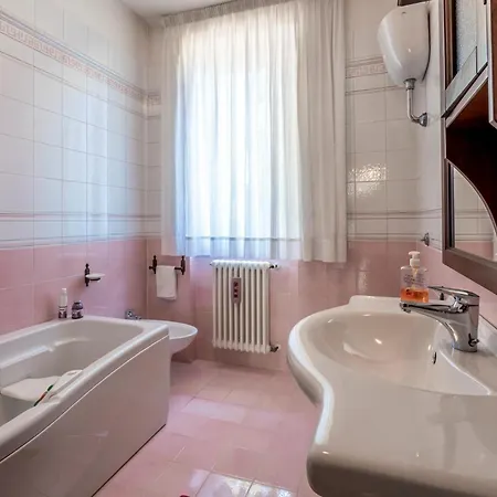 Holiday home In Belsito With Wifi *