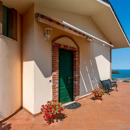 Holiday home In Belsito With Wifi