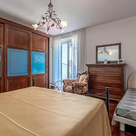 Holiday home In Belsito With Wifi *
