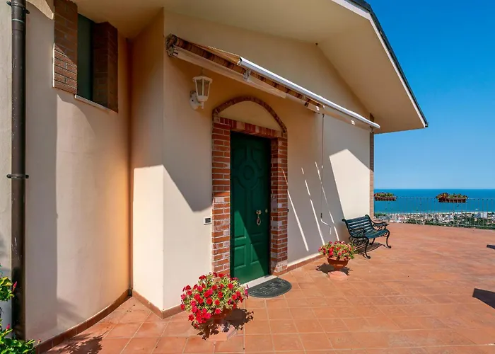 Nyaraló In Belsito With Wifi