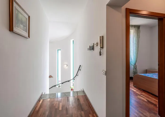 Nyaraló In Belsito With Wifi