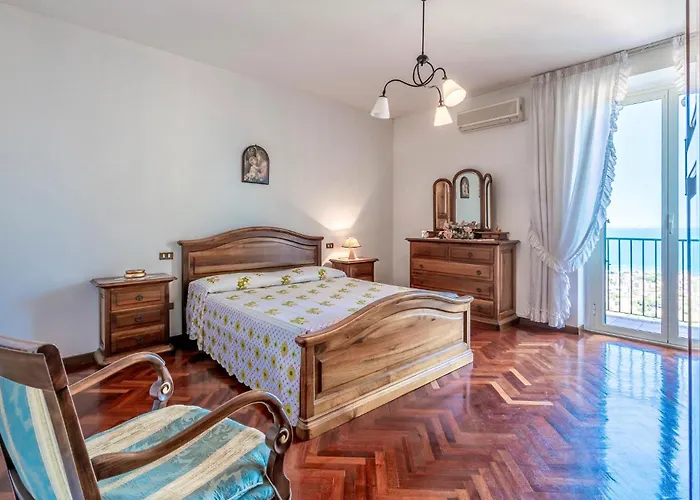 Nyaraló In Belsito With Wifi *