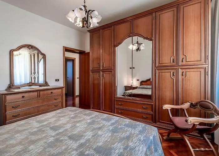 Nyaraló In Belsito With Wifi